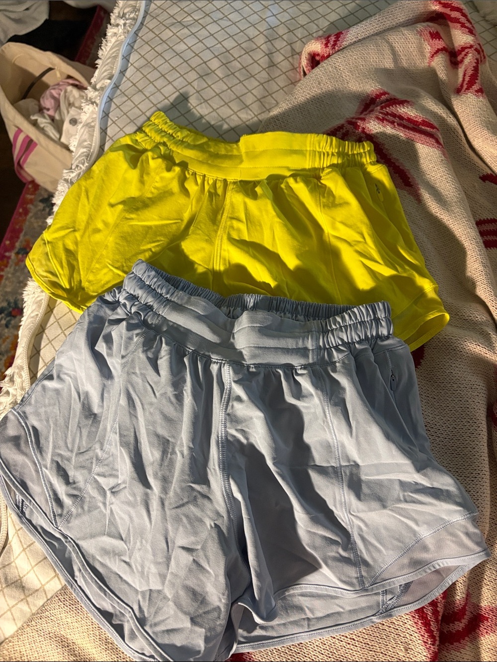 Lululemon HottyHots
size 4